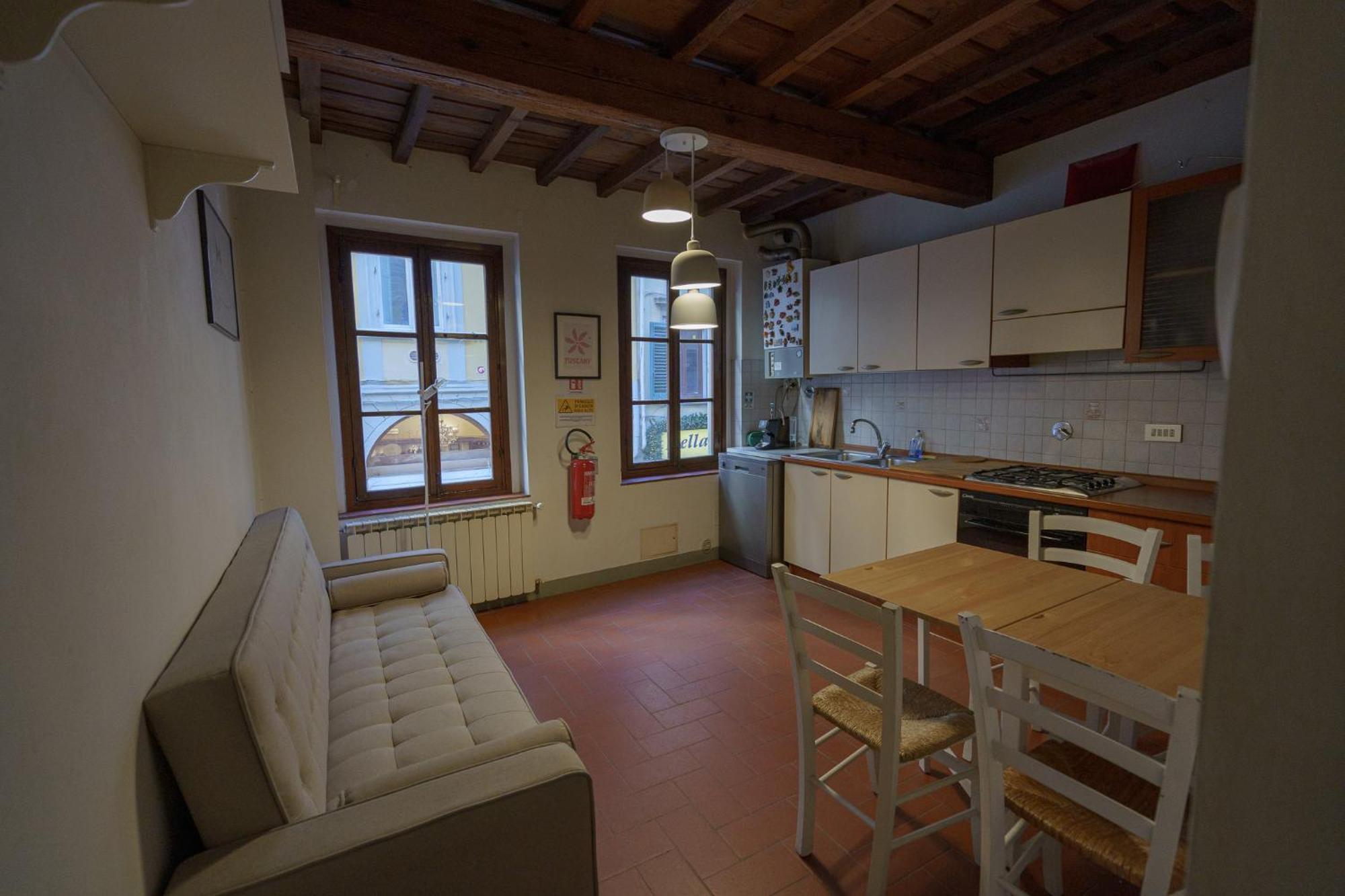 Apartment Traditional Florentine 1br Close To Piazza Santa Croce