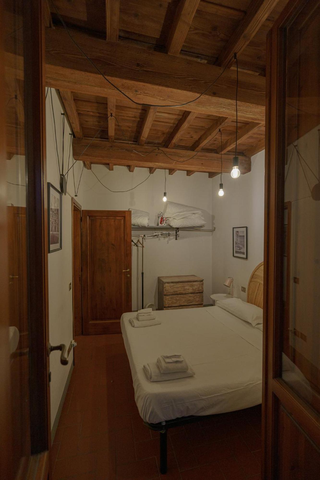 Traditional Florentine 1br Close To Piazza Santa Croce Apartment *